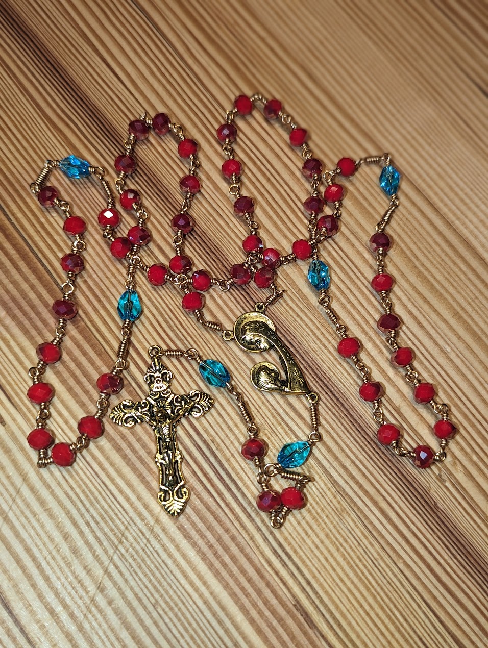 An unbreakable wire-wrapped rosary
